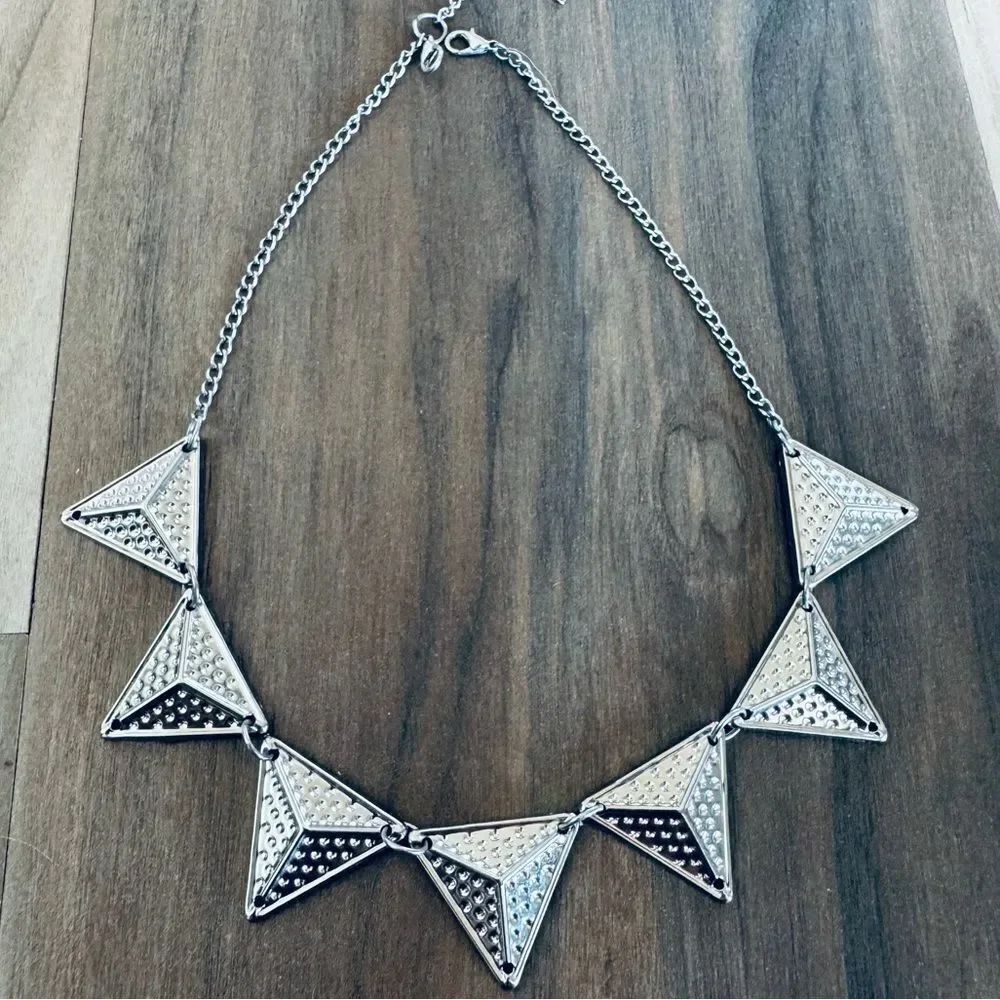 Silver Triangles Collar Necklace